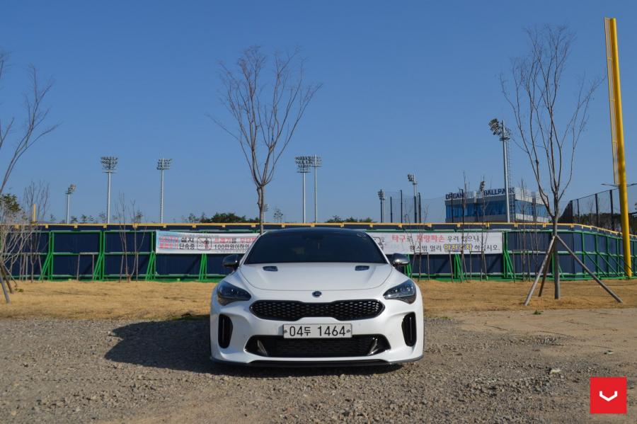  Kia Stinger GT on Vossen Wheels (CV3R) (CK) 2018 года  (фото 5 из 5)